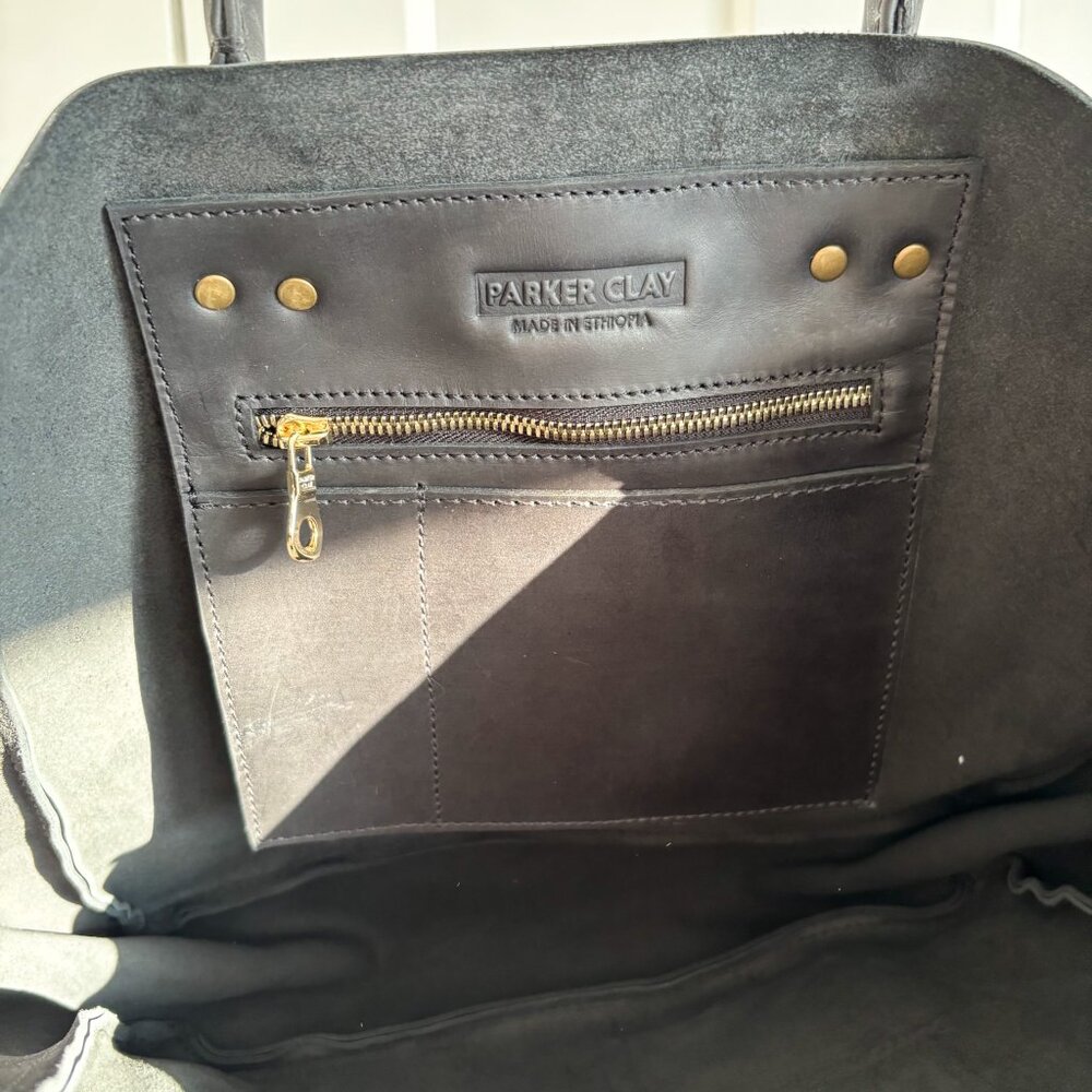 NEW Parker Clay Leather Signature Tote Bag in Black with "B" engraving - Picture 2 of 6